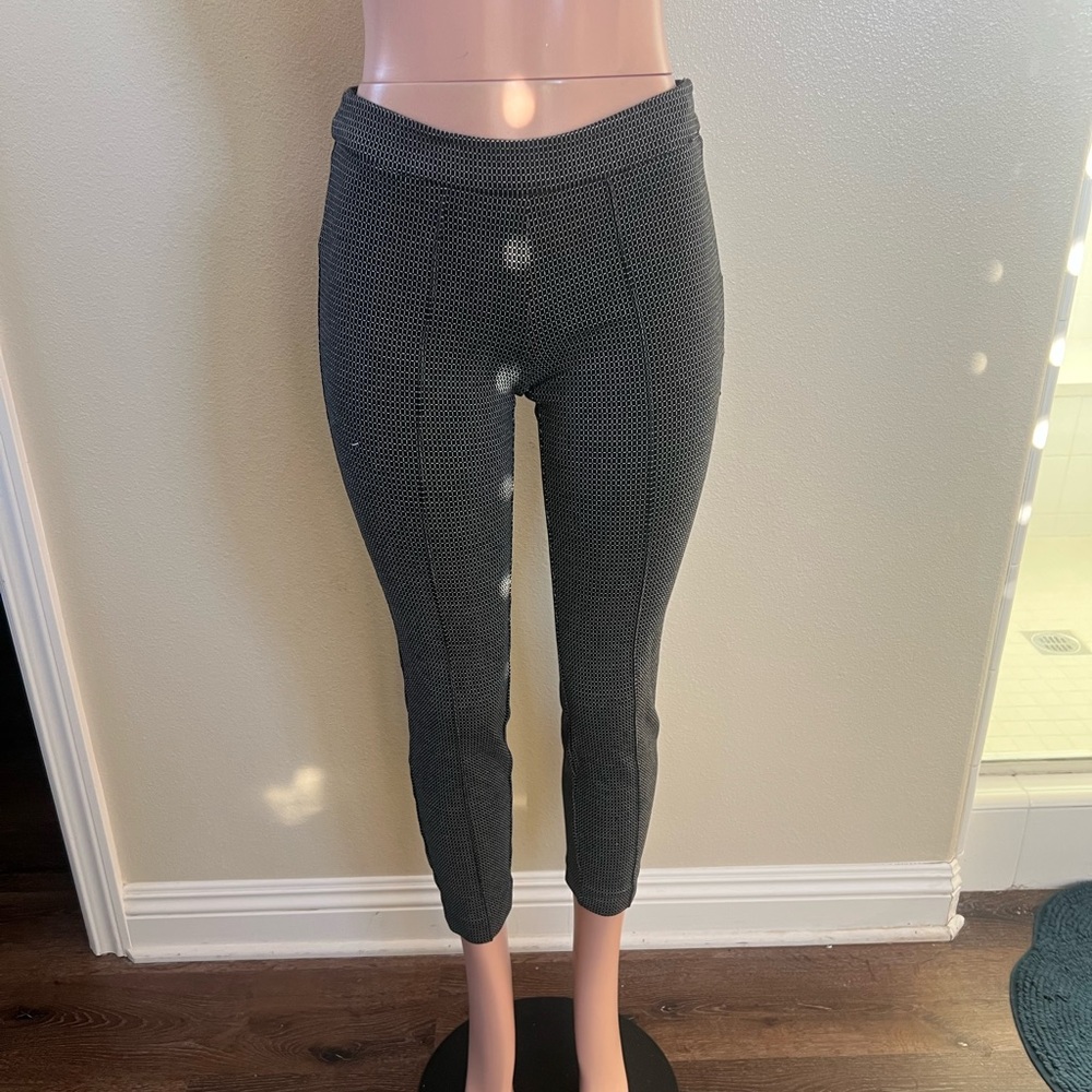 Fenn Wright Manson Black and Gray Patterned Leggings. Sz 2. Great Stretch & Fit!